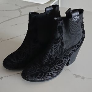 Black Burned VELVET Ankle Boots